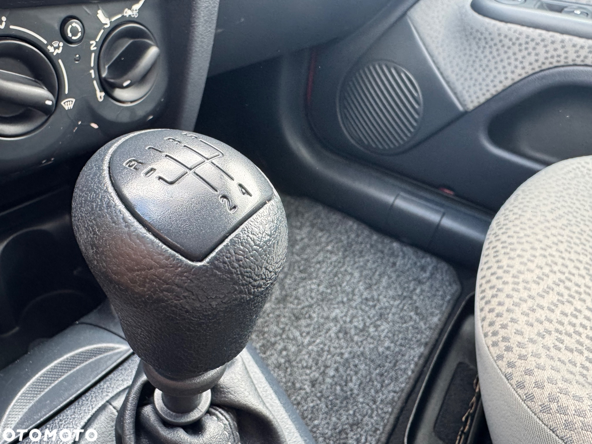 Renault Clio 1.2 16V Campus Authentique - 26