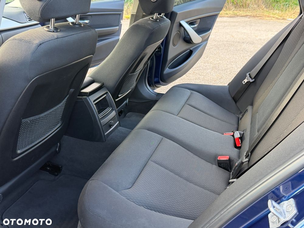 BMW Seria 3 318d Advantage - 33