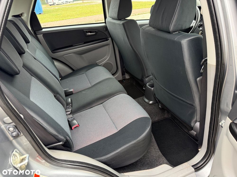 Suzuki SX4 1.5 Streetline 4x2 Classic - 8