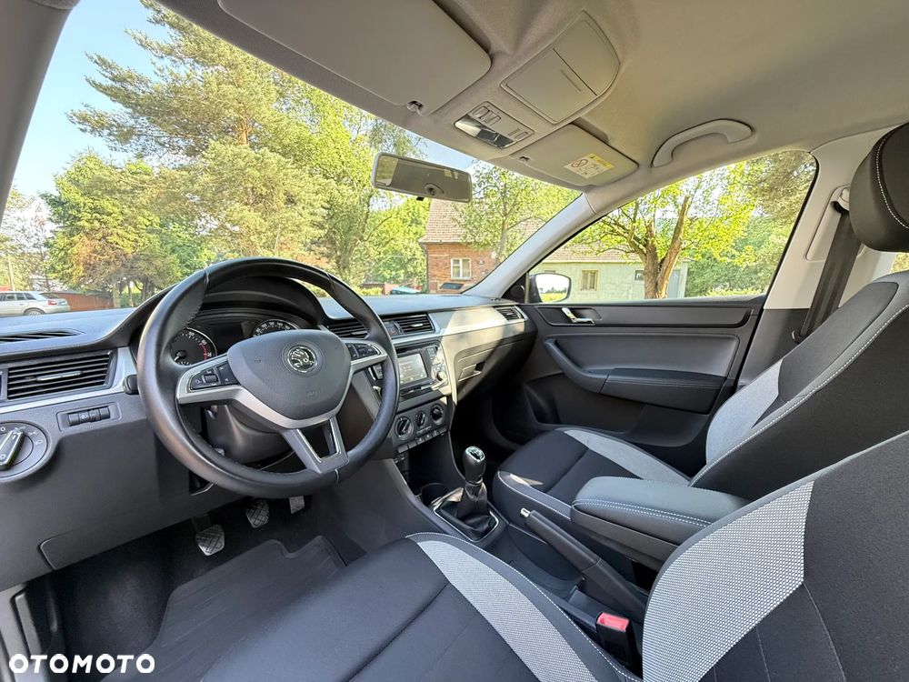 Skoda RAPID 1.2 TSI Ambition - 17