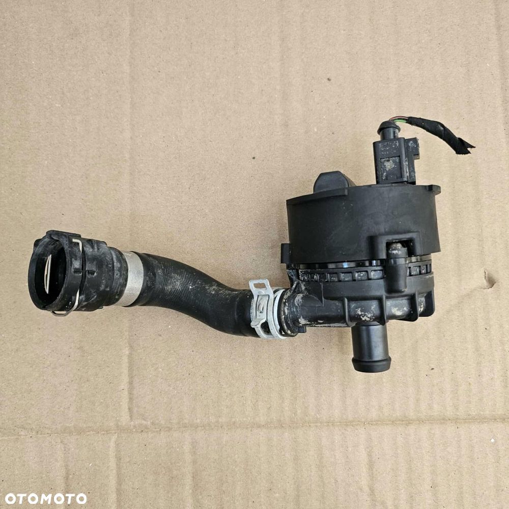 porsche taycan 9j1 dodatkowa pompa obiegu wody - 1