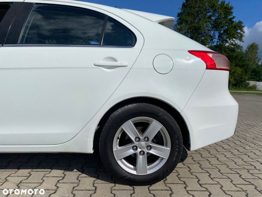 Mitsubishi Lancer 1.5 Inform - 18