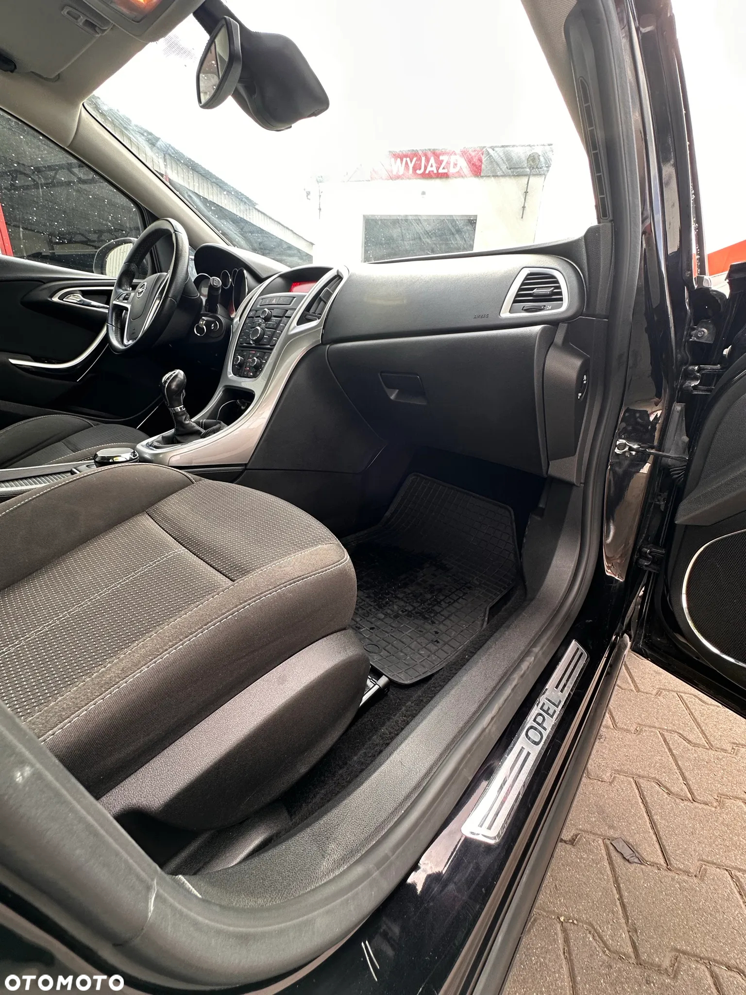 Opel Astra IV 1.4 T Cosmo - 9