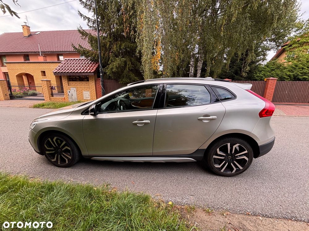 Volvo V40 Cross Country T3 Drive-E Momentum - 2