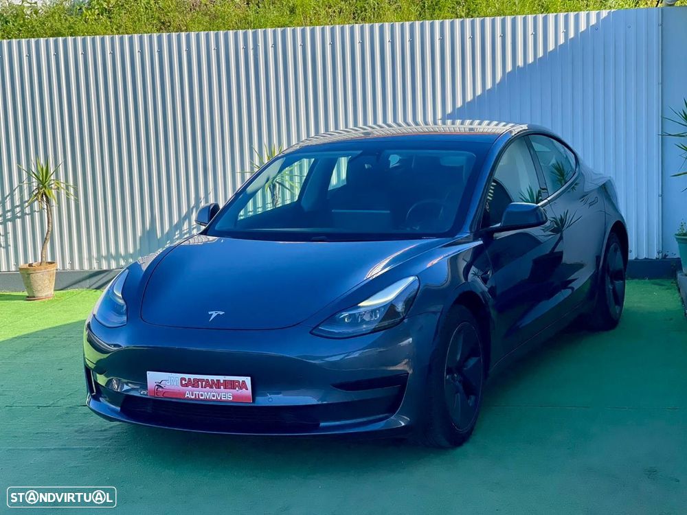 Tesla Model 3 - 4