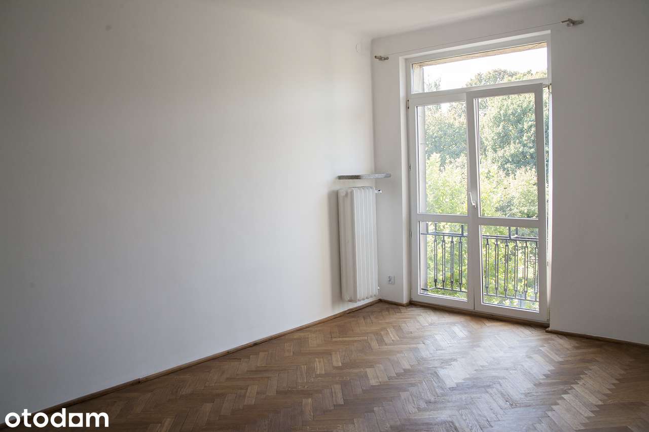 Plac Hallera, po remoncie, jasne i nowoczesne, bezpośrednio