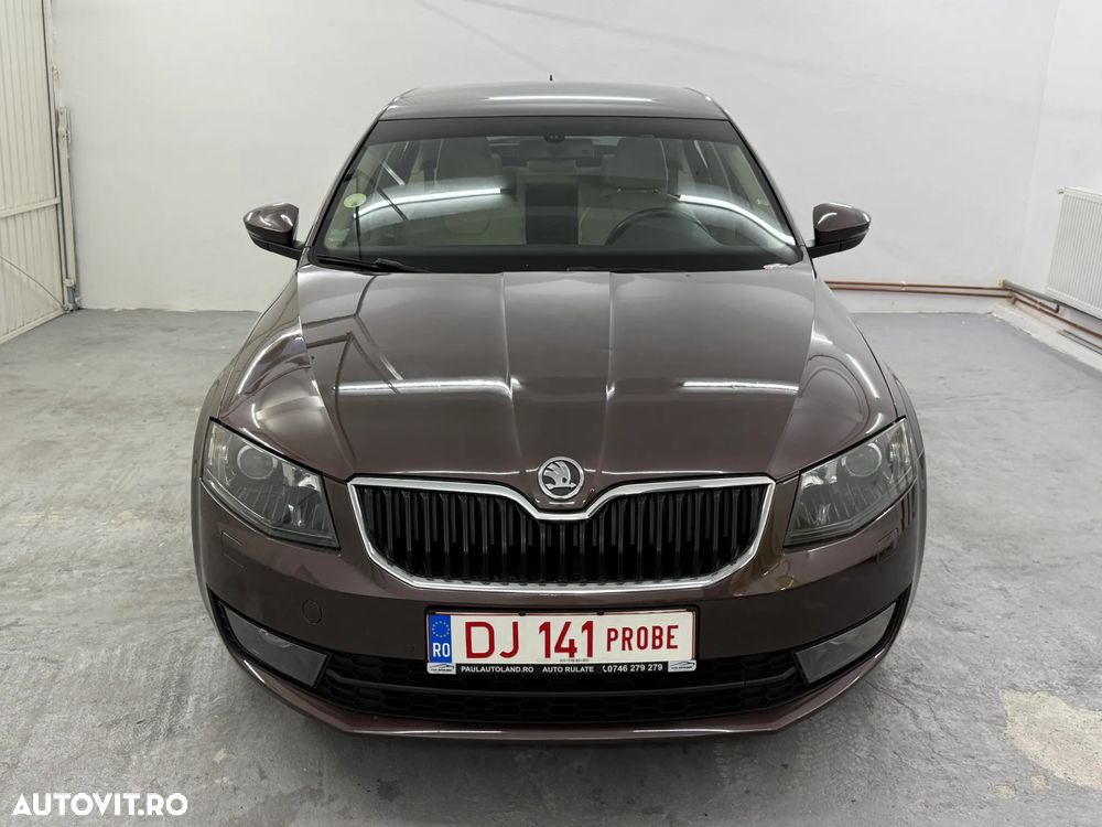 Skoda Octavia 1.6 TDI ELEGANCE DSG - 5