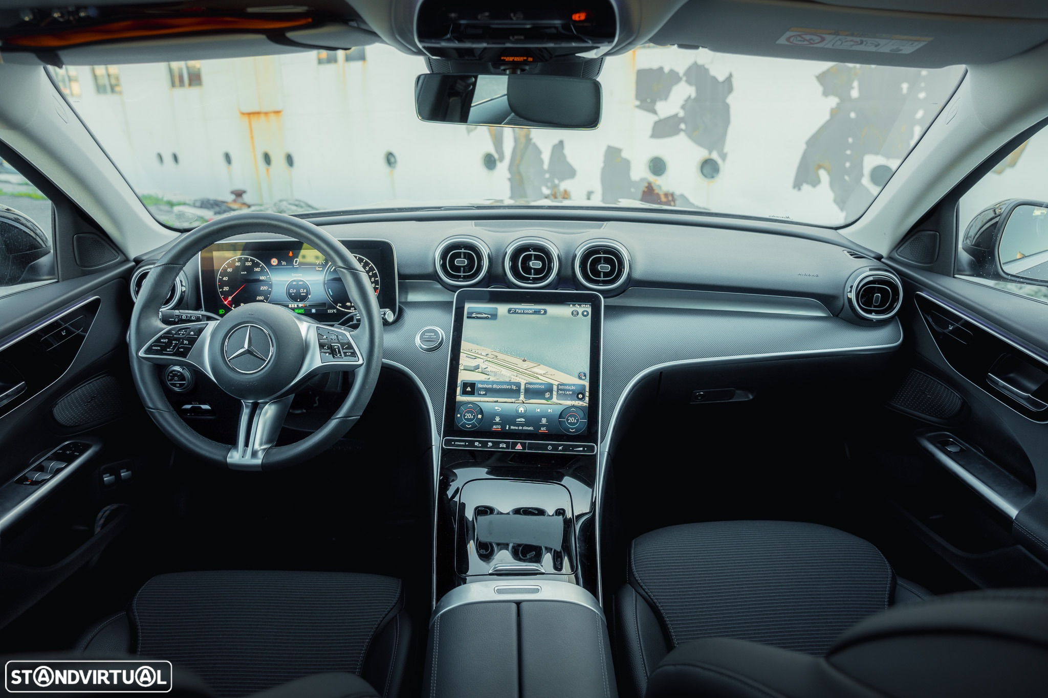 Mercedes-Benz C 300 e - 24