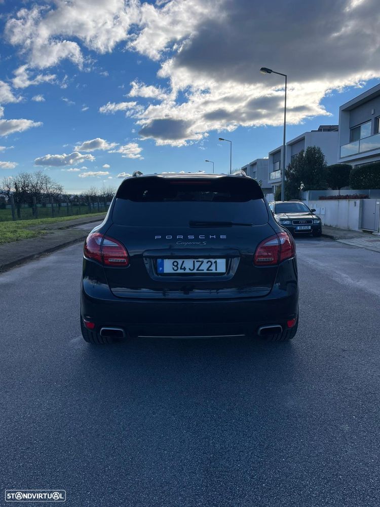 Porsche Cayenne S - 4