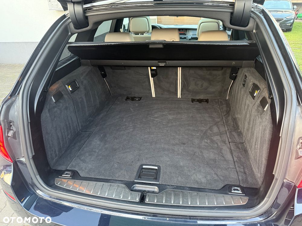 BMW Seria 5 525d Sport-Aut - 23