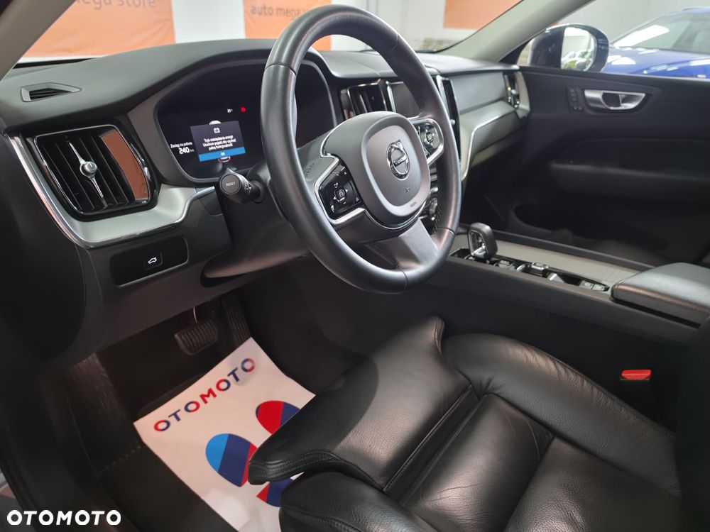 Volvo XC 60 B4 B Plus Dark - 9