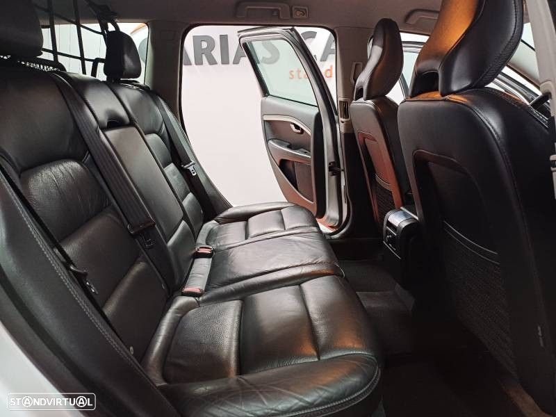 Volvo XC 70 2.0 D4 Momentum Geartronic - 10
