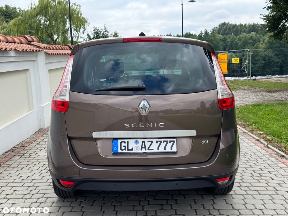 Renault Grand Scenic - 11