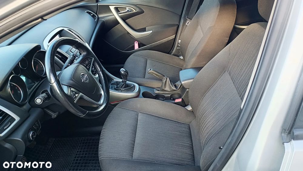 Opel Astra 1.4 T Enjoy - 9