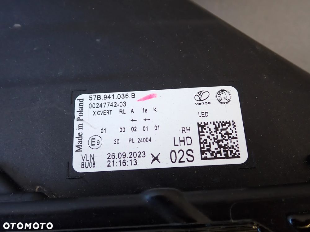 SKODA KAROQ LIFT LAMPA PRAWY PRZÓD 57B947036B - 3