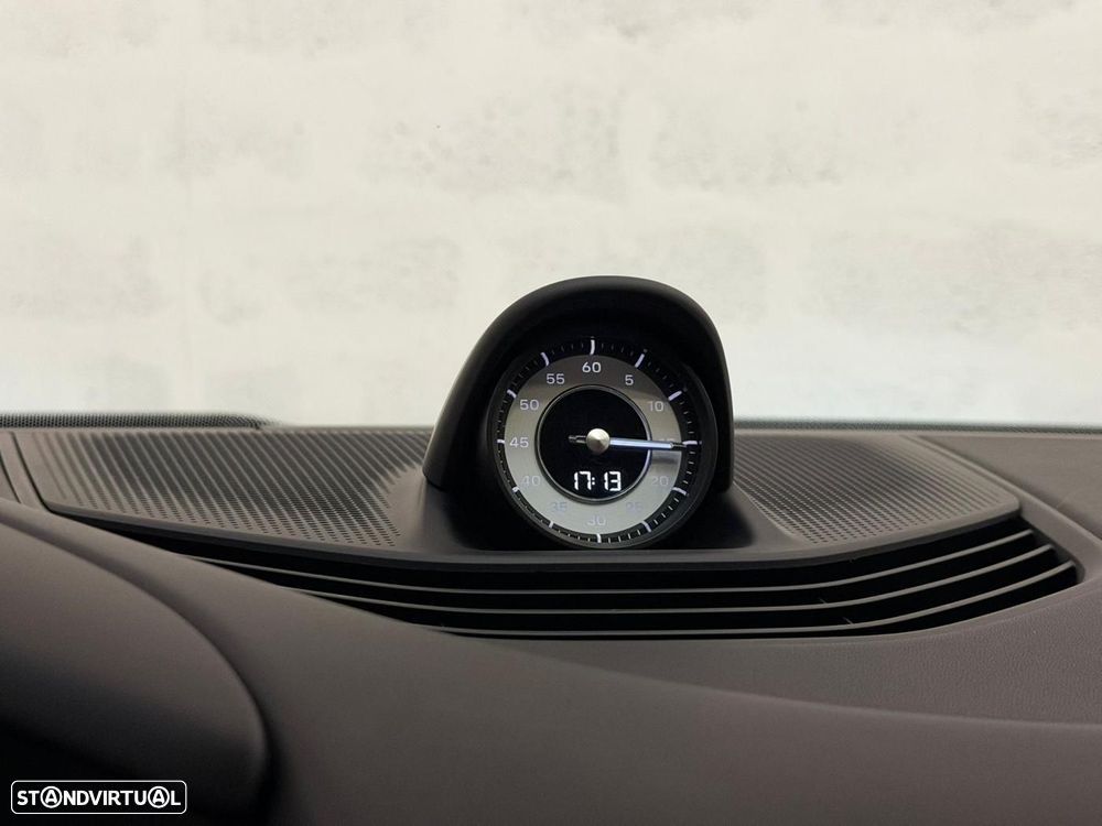 Porsche Taycan 4S - 24