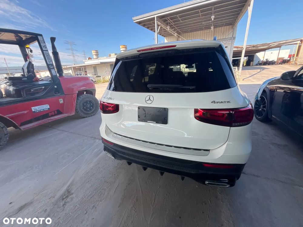 Mercedes-Benz GLB - 35