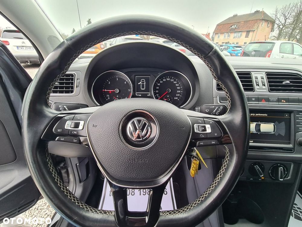 Volkswagen Polo 1.4 TDI Blue Motion Technology Lounge - 21