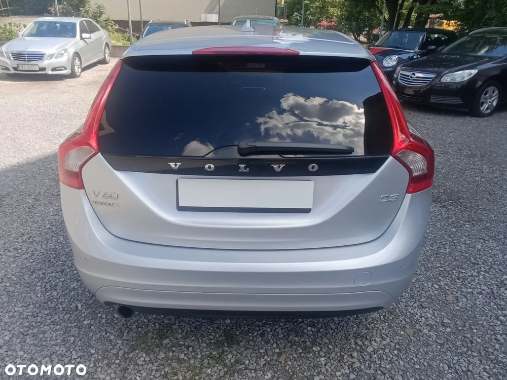 Volvo V60 D3 Geartronic Momentum - 23
