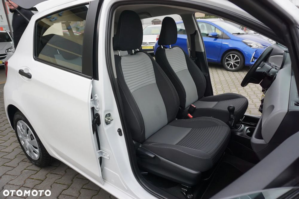 Toyota Yaris 1.0 VVT-i Team Deutschland - 28