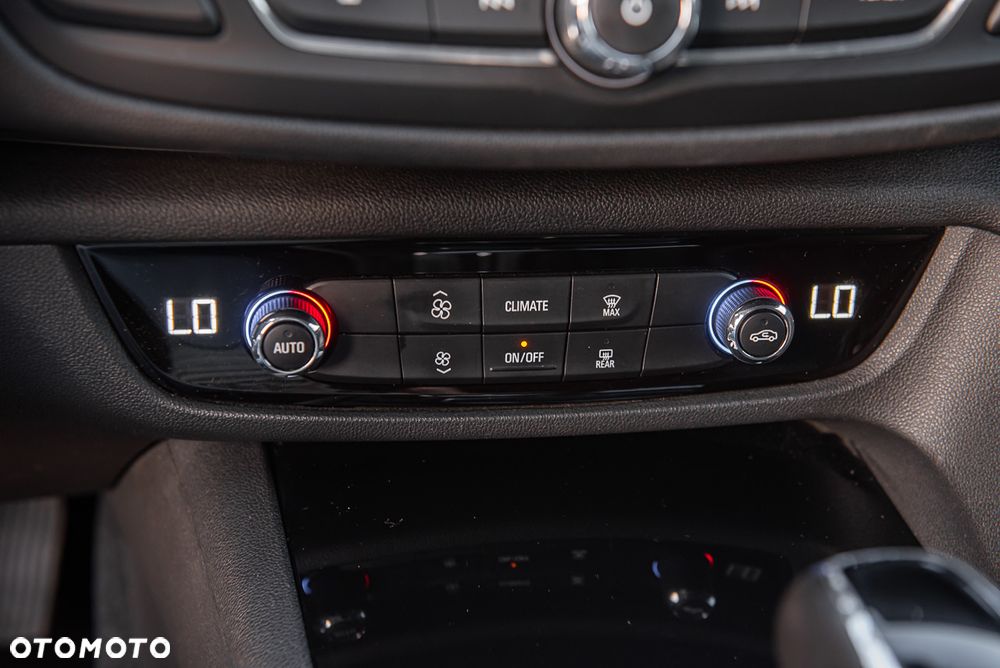 Opel Insignia 2.0 T 4x4 Exclusive S&S - 23