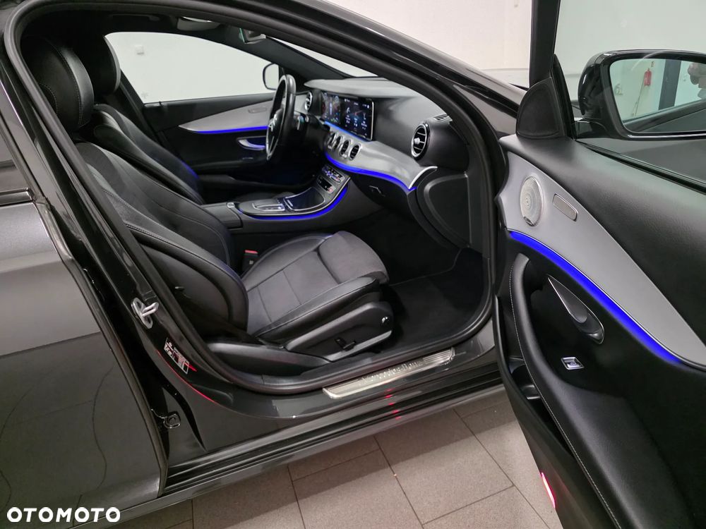 Mercedes-Benz Klasa E 300 de 4-Matic Exclusive - 31