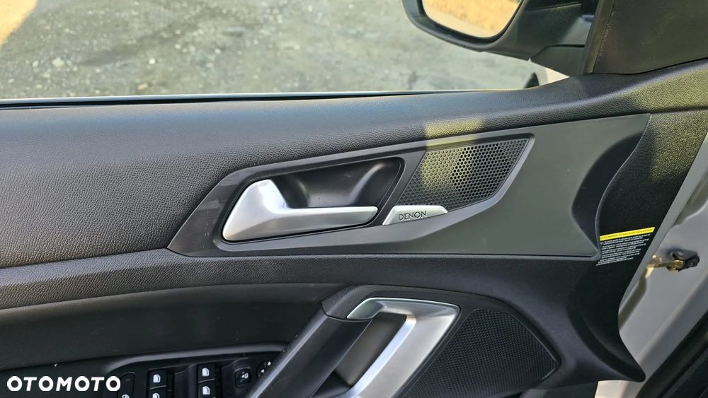 Peugeot 308 SW BlueHDi 150 EAT6 Stop & Start Allure - 21