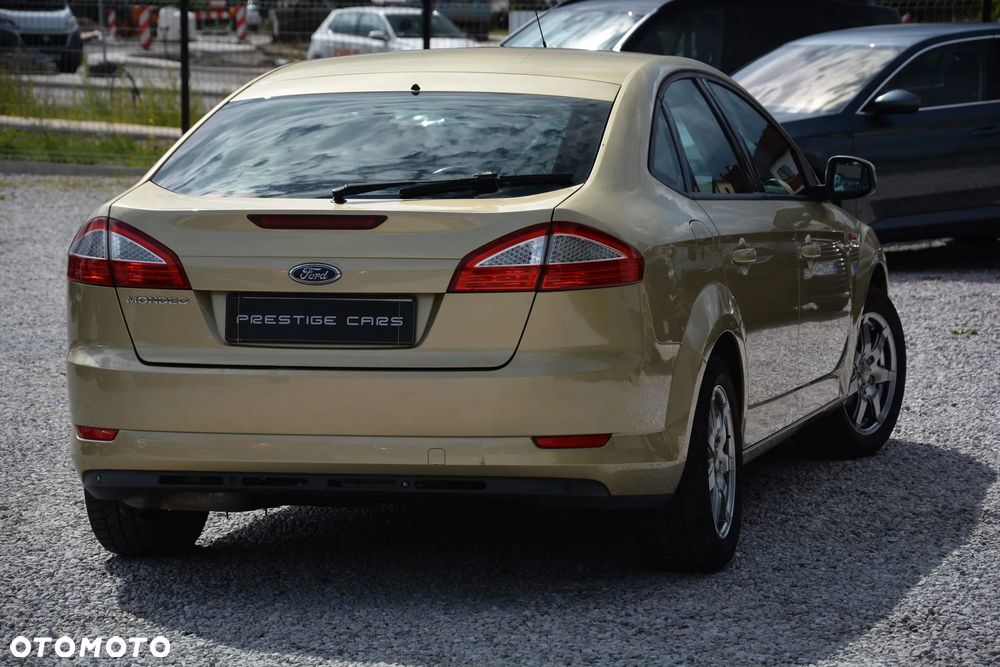 Ford Mondeo 2.0 S - 11