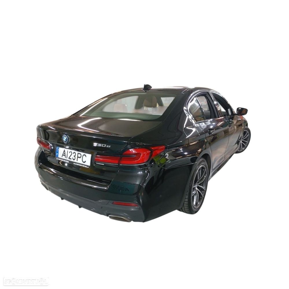 BMW 530 e Pack Desportivo M - 2