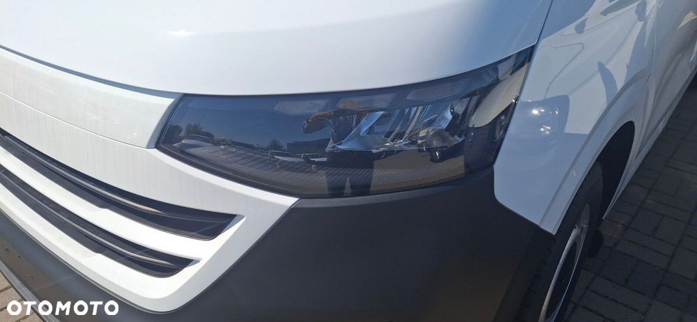 Volkswagen Transporter Furgon 2.0 TDI 150 KM automat - 12