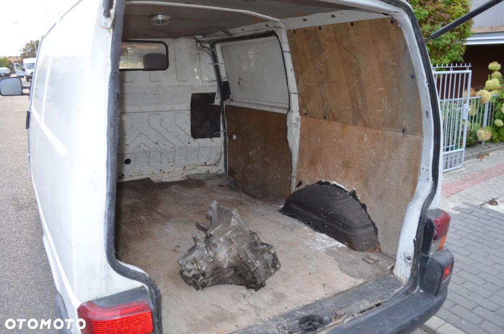 Volkswagen Transporter - 23