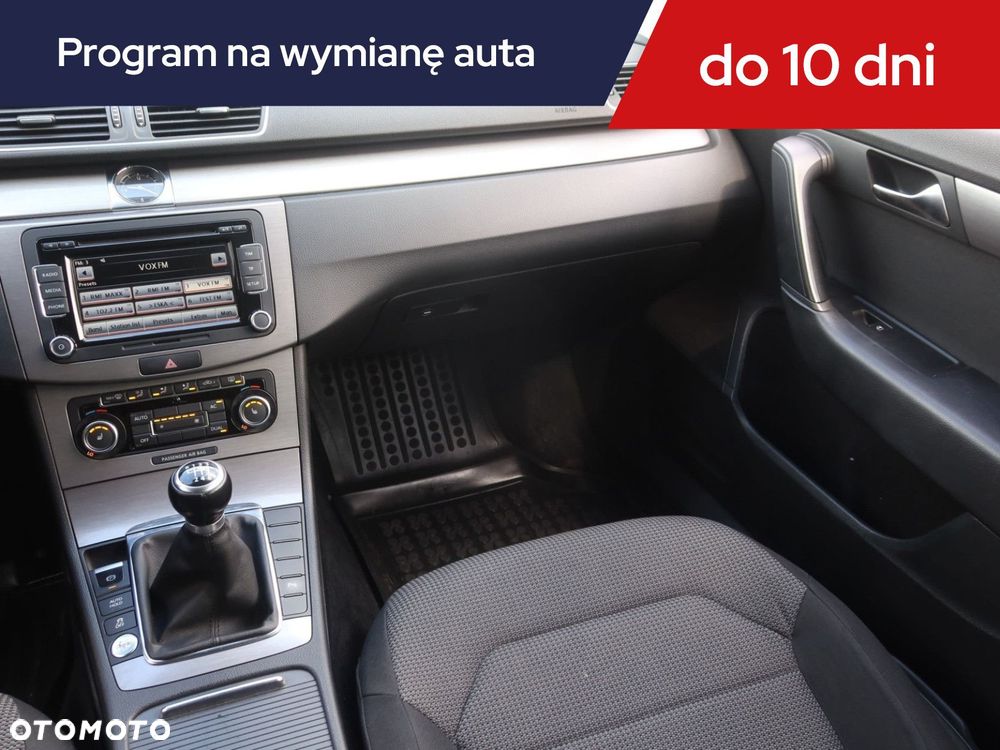 Volkswagen Passat - 10