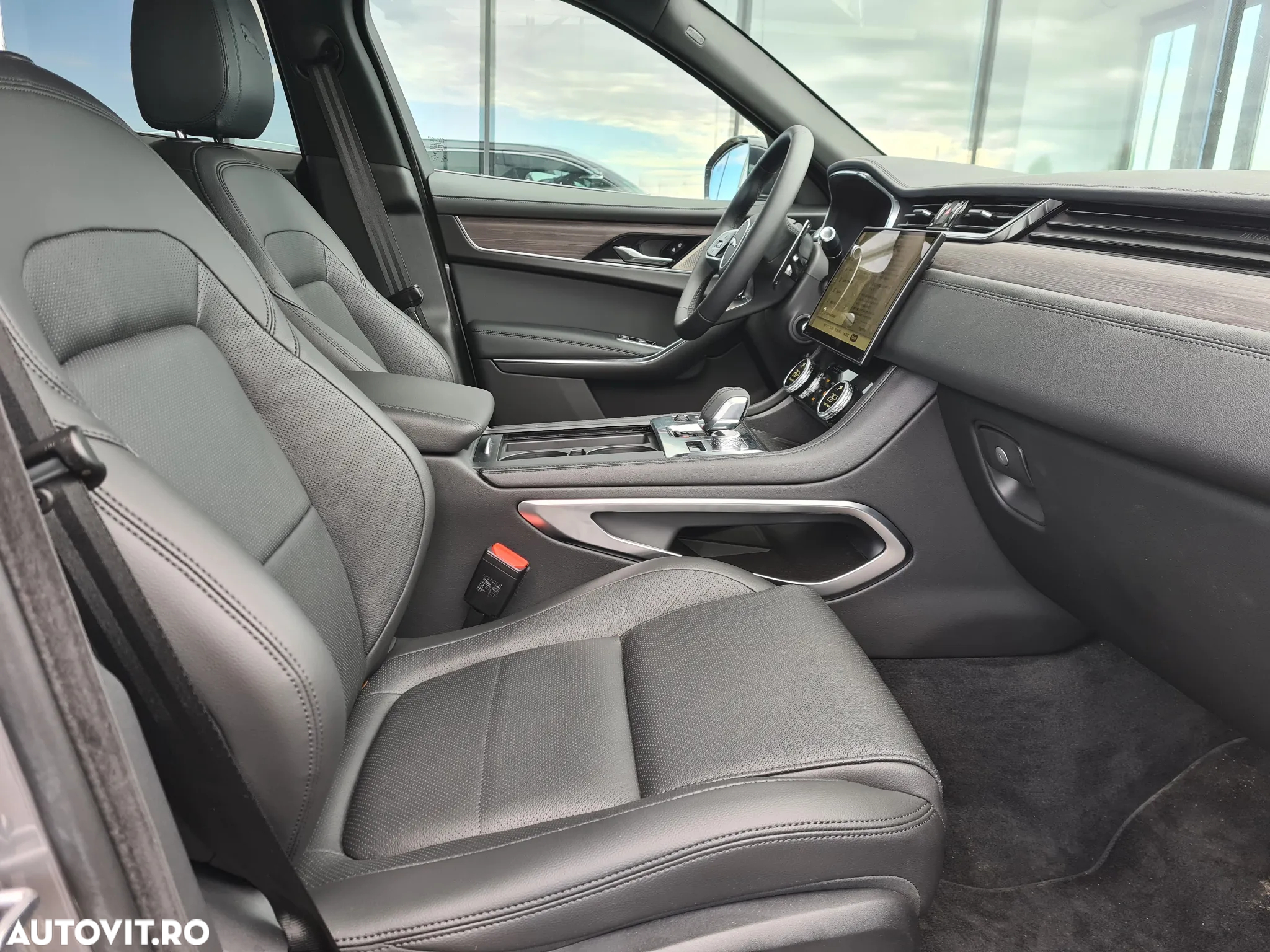 Jaguar F-Pace D200 AWD SE - 10