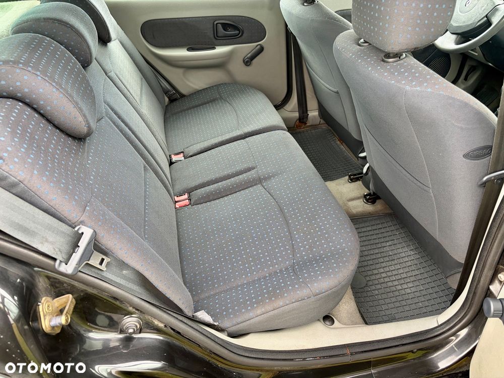 Renault Clio 1.2 16V Expression - 20