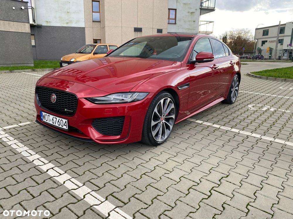Jaguar XE 2.0 D180 R-Dynamic SE - 1