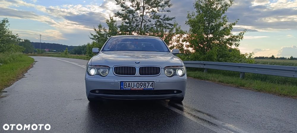 BMW Seria 7 745i - 3