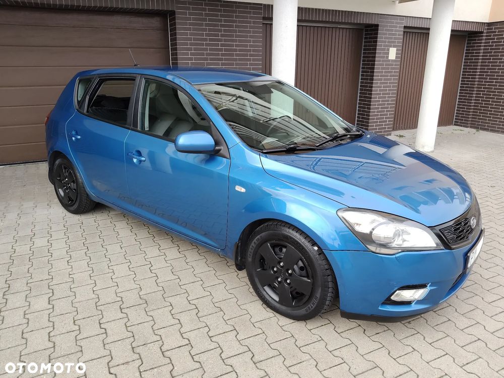 Kia Ceed 2009 photo 5