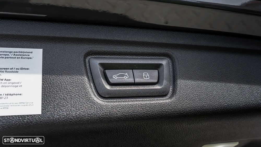 BMW 330 e Pack Desportivo M Pro Auto - 41