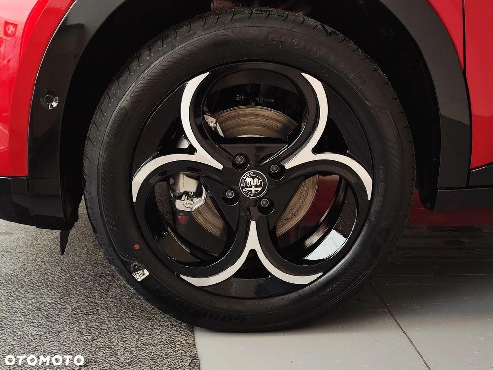 Alfa Romeo Junior 1.2 mHEV Ibrida eDCT - 8