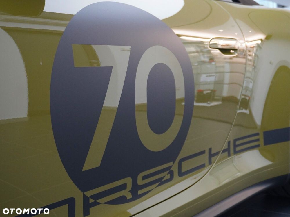 Porsche 911 Carrera T-Hybrid Spirit 70 - 14