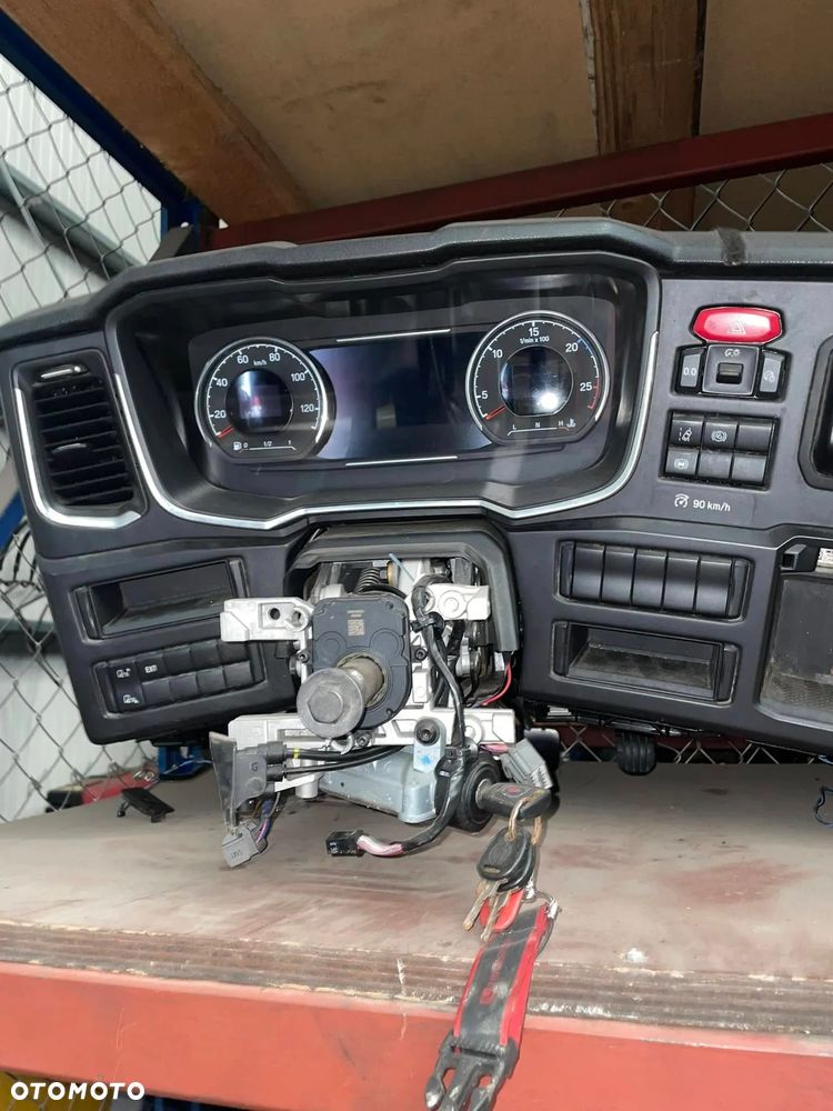 Scania Kokpit / Konsola / Deska rozdzielcza - 2
