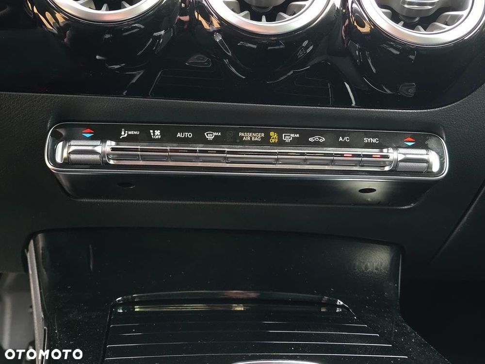 Mercedes-Benz Klasa A 200 7G-DCT AMG Line - 17