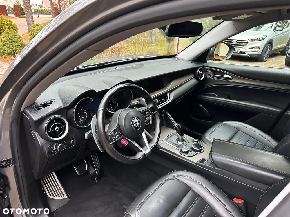 Alfa Romeo Stelvio 2.0 Turbo 16V AT8-Q4 B-Tech - 17