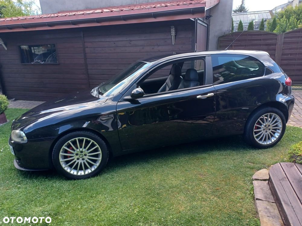 Alfa Romeo 147 1.6 Twin Spark Black Line - 4