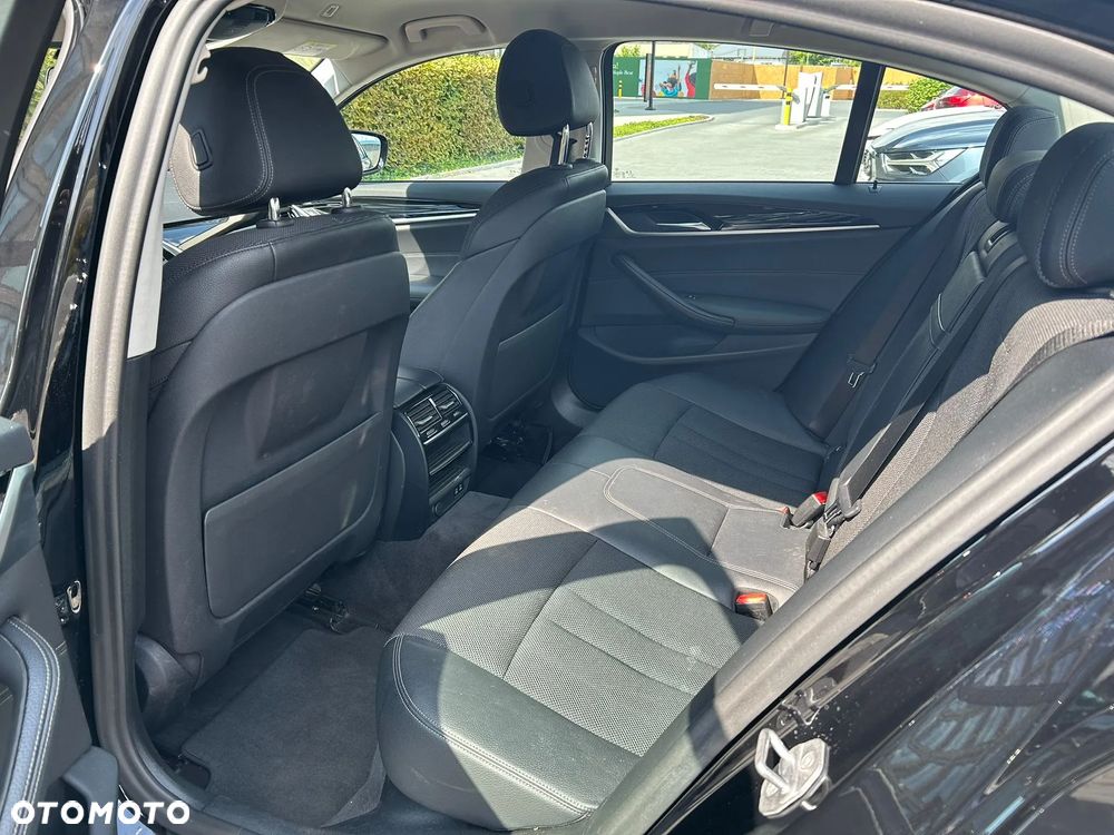 BMW Seria 5 520i - 9
