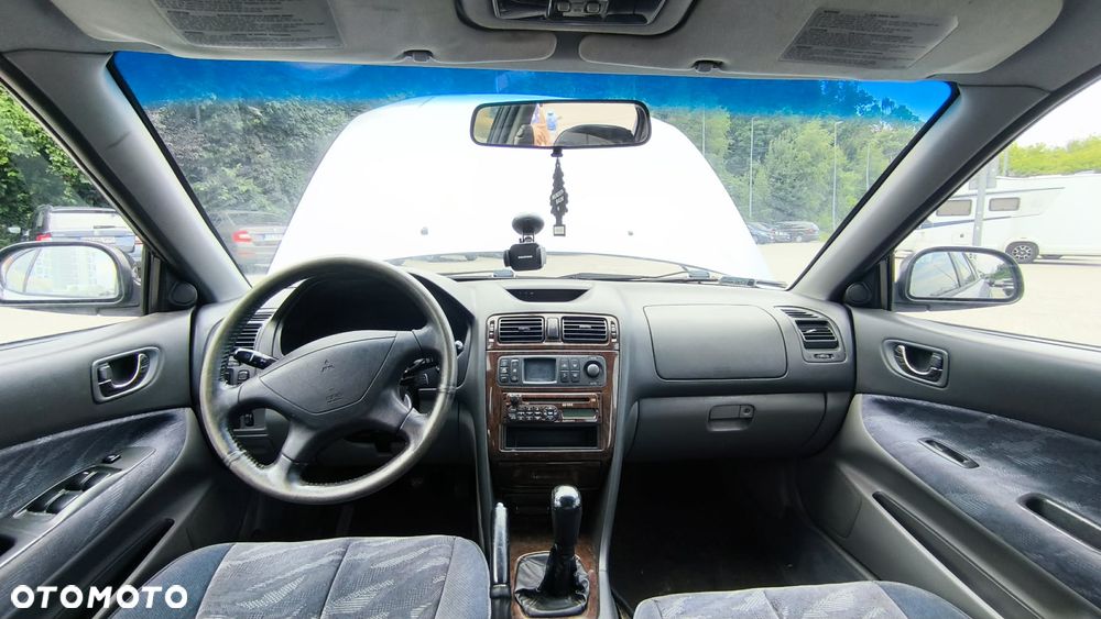 Mitsubishi Galant 2.5 V6 - 13