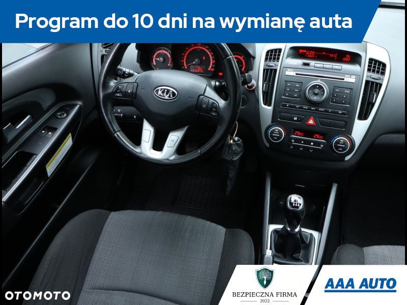 Kia Ceed - 8