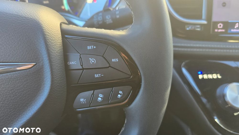 Chrysler Pacifica - 13