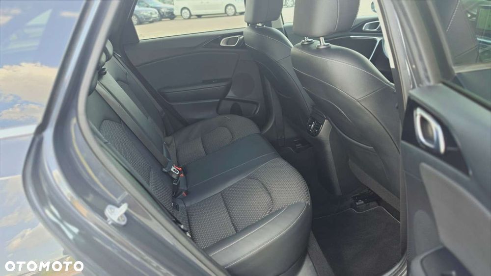 Kia Ceed - 7