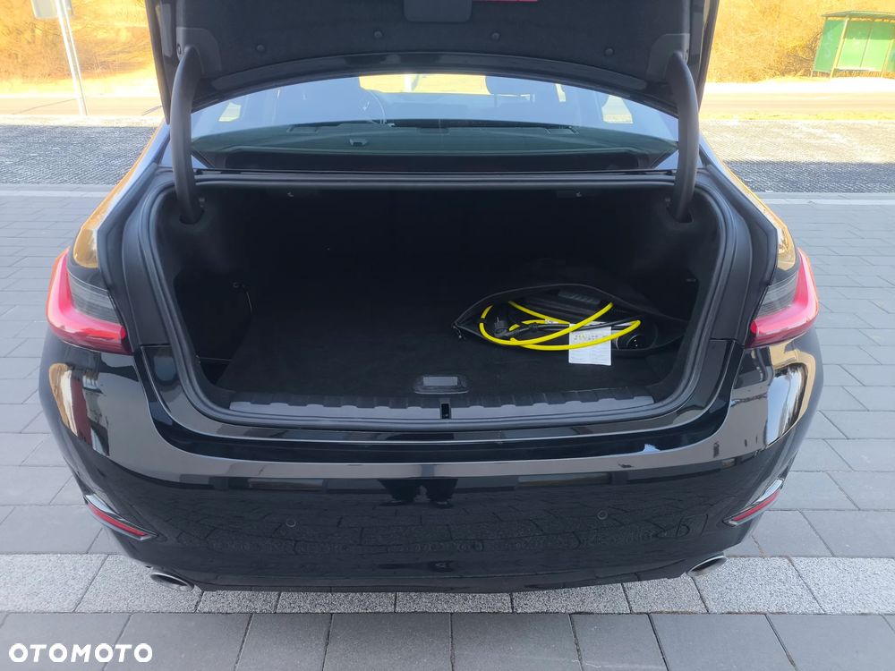 BMW Seria 3 320e - 22